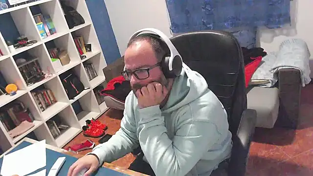 ravingr4d4 online show from December 3, 12:16 am