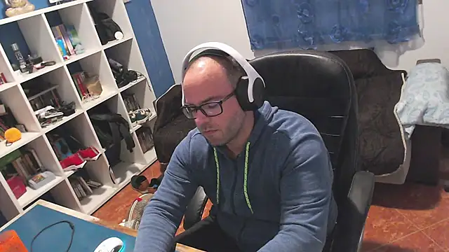 ravingr4d4 online show from November 3, 10:33 pm