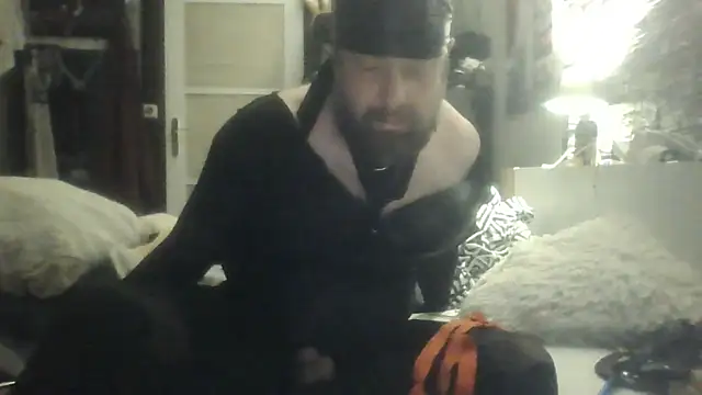 Prehistorixxx2686 online show from March 14, 9:00 pm