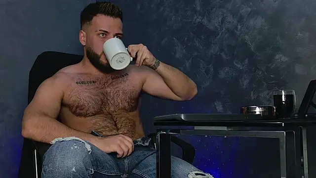 juliusmasters online show from November 30, 8:11 pm