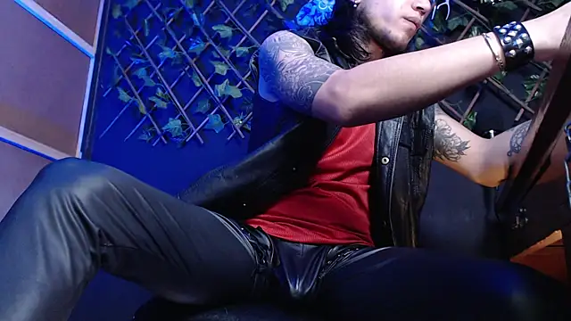 Dicaprioo  online show from November 20, 6:40 pm