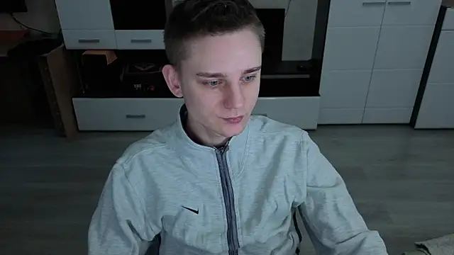 angryzan online show from November 18, 5:55 am