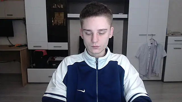 angryzan online show from December 25, 5:05 am