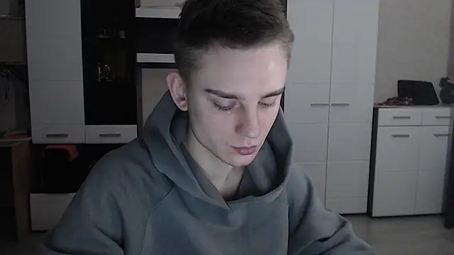 angryzan online show from February 6, 4:10 am