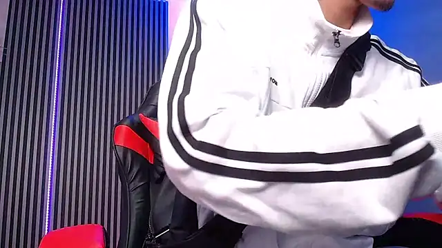 Liam lee online show from March 18, 1:12 pm