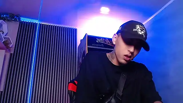 Liam lee online show from March 17, 1:19 pm