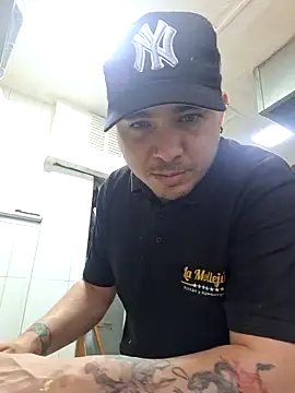 Victorjose3030 online show from October 4, 7:51 pm