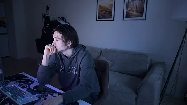 MarkusDean online show from January 2, 10:37 am