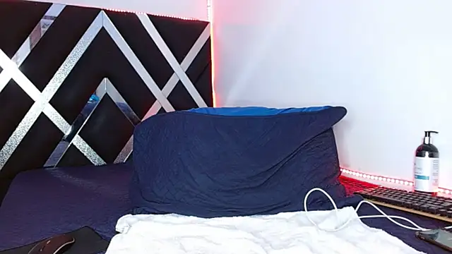 Levy Steve online show from April 5, 1:14 am