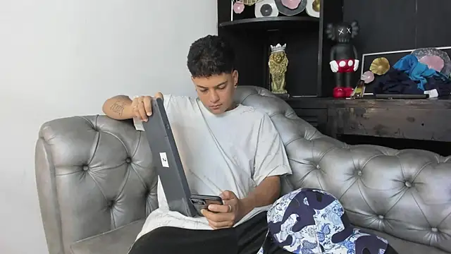 Levy Steve online show from March 8, 7:35 am