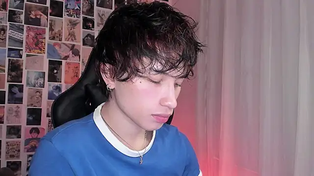 liamelf online show from October 31, 6:04 am