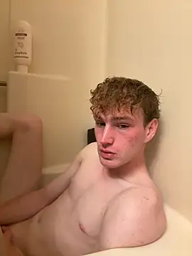 Snapshot of CreamyAustin chatting on October 7, 10:25 pm CreamyAustin online show from October 7, 10:25 pm