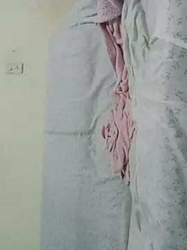 Uli Juarez13 online show from April 11, 6:44 pm