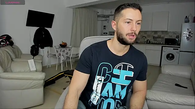 ZackFraser online show from January 19, 5:05 am