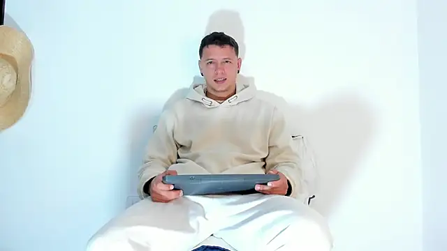 MITCHELL BURNS online show from February 24, 12:16 pm