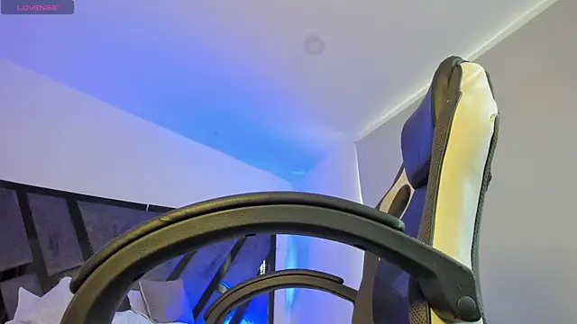 JacksonMuller  online show from January 10, 2:10 pm