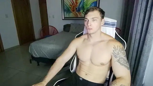 Snapshot of YourHotGreg chatting on September 23, 2:00 am YourHotGreg online show from September 23, 2:00 am