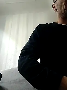 wedge75 online show from November 3, 9:35 am