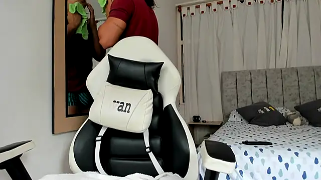 Valerioe online show from October 22, 1:59 pm