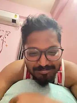 Snapshot of Yours_Teluguboii chatting on October 22, 6:00 pm Yours Teluguboii online show from October 22, 6:00 pm