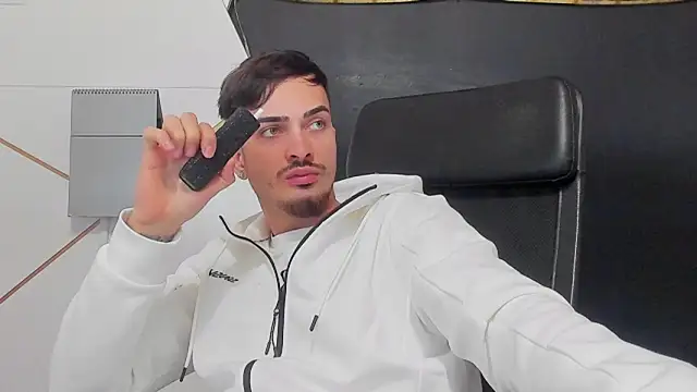 BrandonTate online show from April 1, 8:05 am