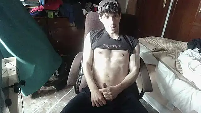 Snapshot of Twink_Andalu chatting on February 21, 12:17 pm Twink Andalu online show from February 21, 12:17 pm