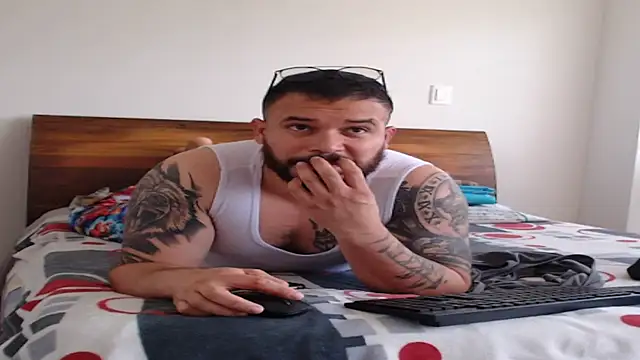 alexandergranda71 online show from December 19, 4:46 pm