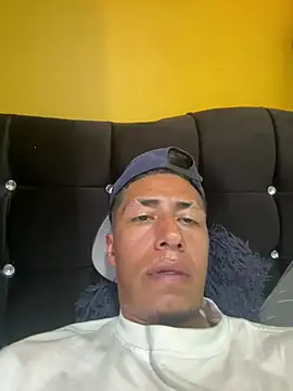 zpmiguel online show from April 5, 7:10 pm