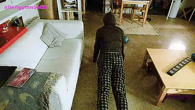 Snapshot of BongChannel chatting on January 10, 7:11 pm BongChannel online show from January 10, 7:11 pm