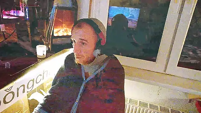 Snapshot of BongChannel chatting on December 26, 11:24 pm BongChannel online show from December 26, 11:24 pm