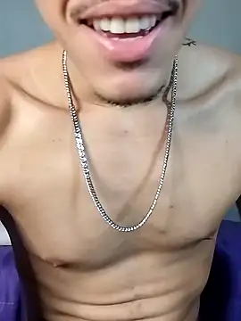 Snapshot of MicaelRian69 chatting on March 15, 8:43 pm MicaelRian69 online show from March 15, 8:43 pm