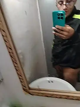 Danielitohot23cm online show from November 5, 9:28 pm