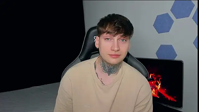 Chris Tyson online show from March 15, 2:03 am