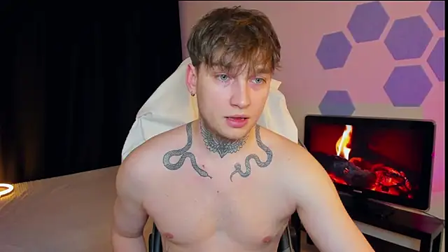 Chris Tyson online show from February 5, 8:46 pm