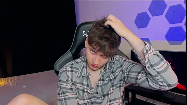 Chris Tyson online show from February 14, 9:53 pm