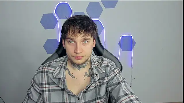 Chris Tyson online show from December 17, 12:34 am