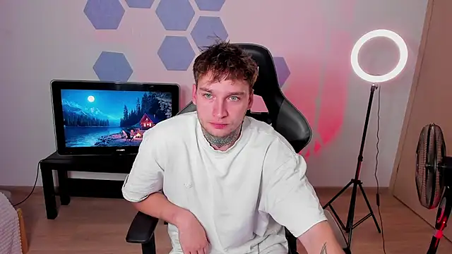 Chris Tyson online show from September 8, 9:25 pm