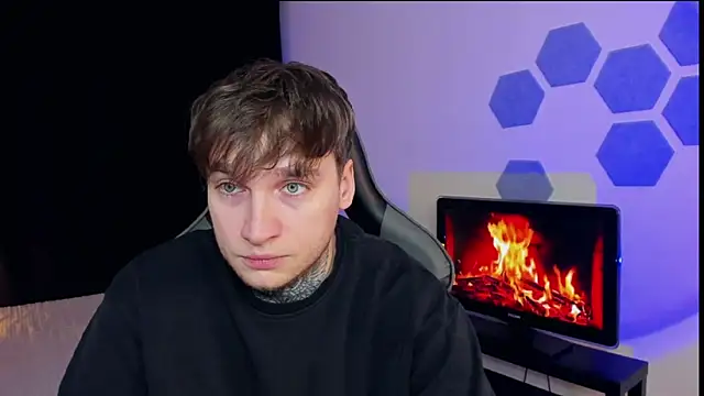 Chris Tyson online show from February 11, 10:39 pm