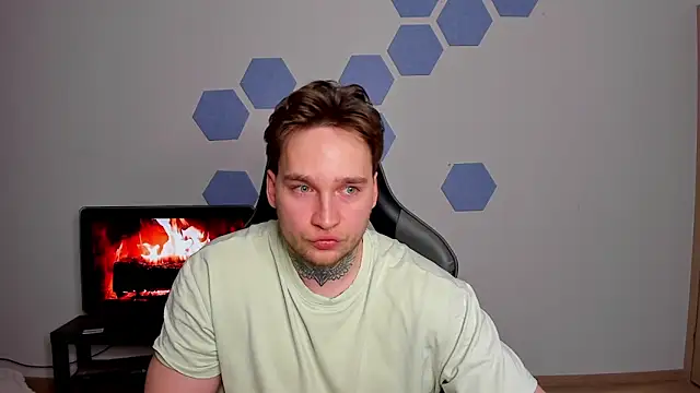 Chris Tyson online show from April 25, 10:40 pm