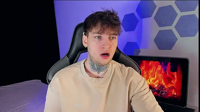 Chris Tyson online show from March 20, 1:35 am