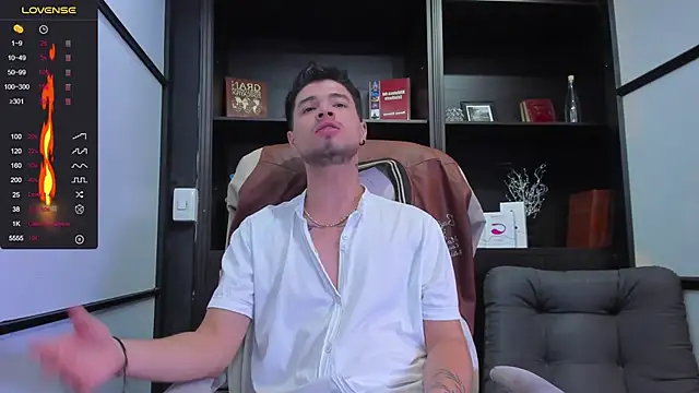 Snapshot of EdwardRoss_ chatting on January 7, 8:52 pm EdwardRoss online show from January 7, 8:52 pm
