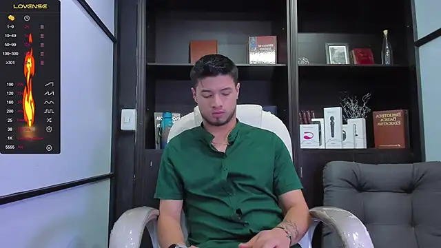 Snapshot of EdwardRoss_ chatting on January 27, 7:13 pm EdwardRoss online show from January 27, 7:13 pm