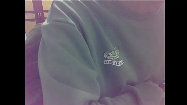 Snapshot of gray1103 chatting on January 29, 12:56 pm gray1103 online show from January 29, 12:56 pm