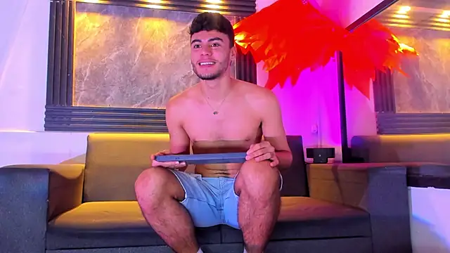 liam genner  online show from October 14, 8:49 pm