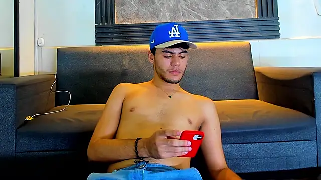 liam genner  online show from September 9, 12:43 am