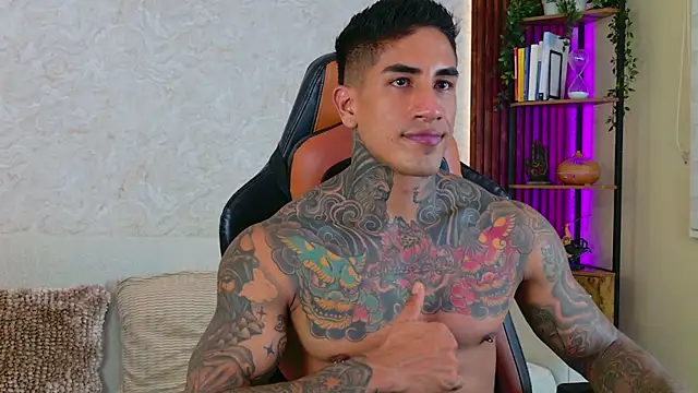 AdanReilly online show from November 9, 9:30 pm