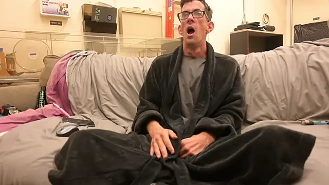 joeiandola online show from April 21, 5:30 pm