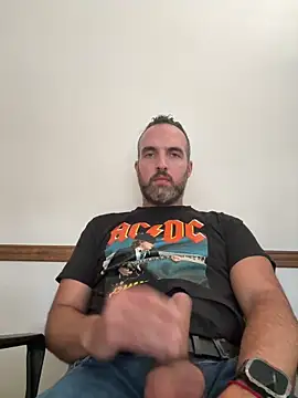 leon3875 online show from March 30, 3:24 pm