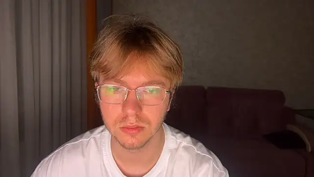 kiopiggy online show from December 2, 7:50 pm