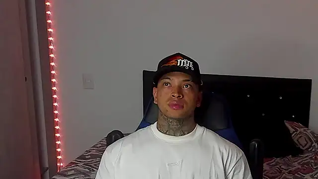 Stiven collins online show from February 14, 5:51 am